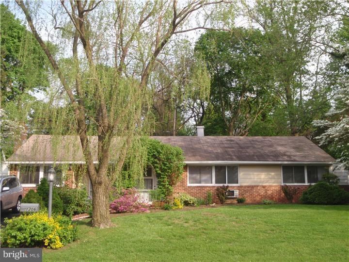 1206 Cromwell Rd, Glenside, PA 19038 - photo 1