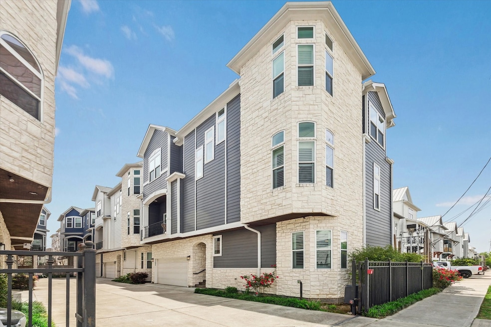 Prepare to be wowed by this stunning 3 bed, 3.5 ba
