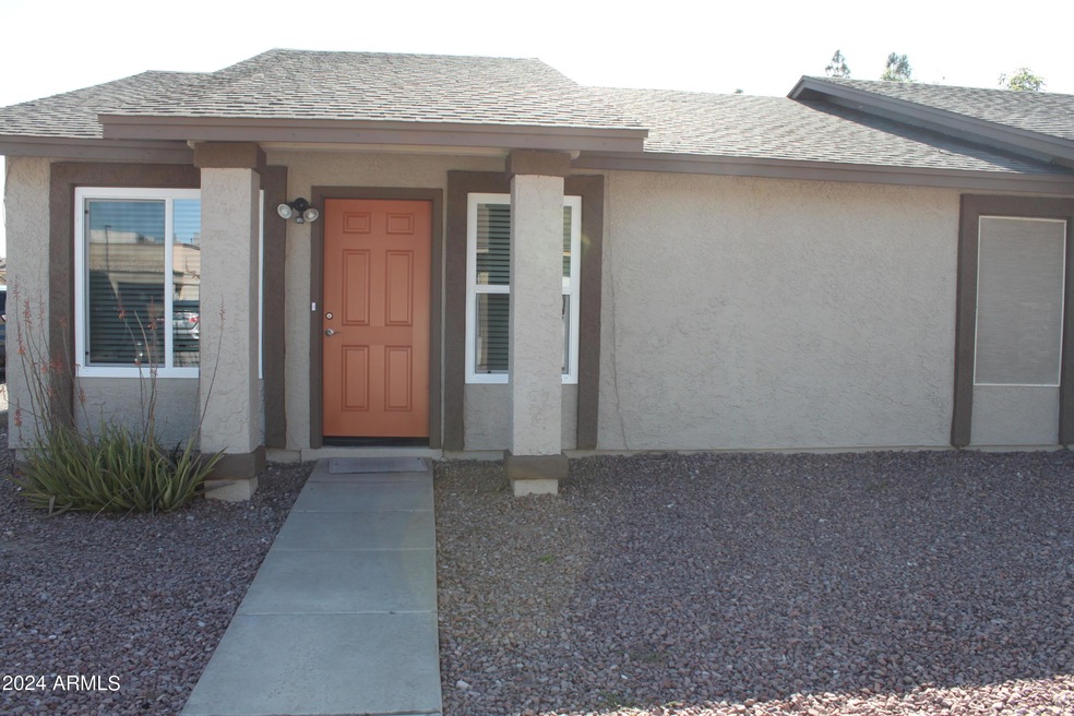 2813 E Capri Cir unit 1, Mesa, AZ 85204 - photo 1