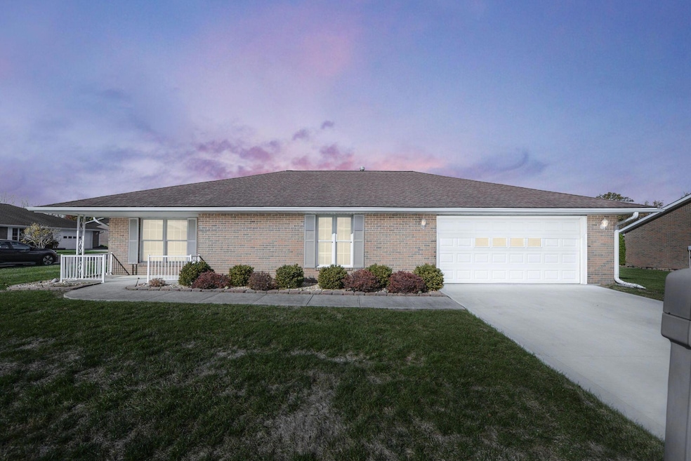 700 Shawn Dr unit 88, West Jefferson, OH 43162 - photo 1