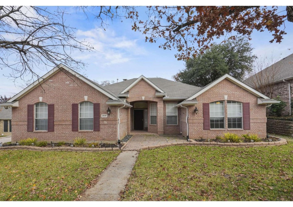 2541 Natchez Trace, Denton, TX 76210 - photo 1