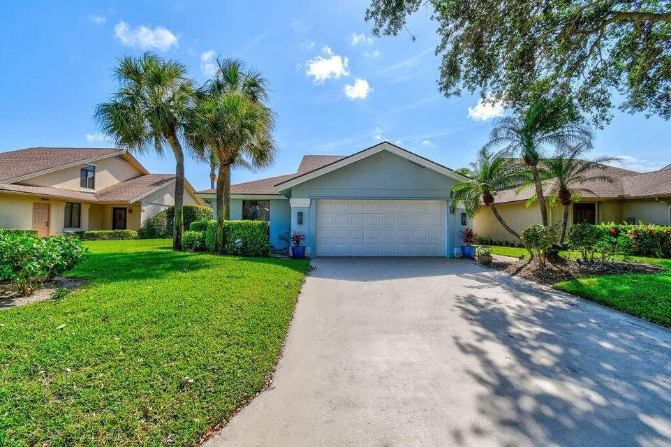 112 Sand Pine Dr, Jupiter, FL 33477 - photo 1