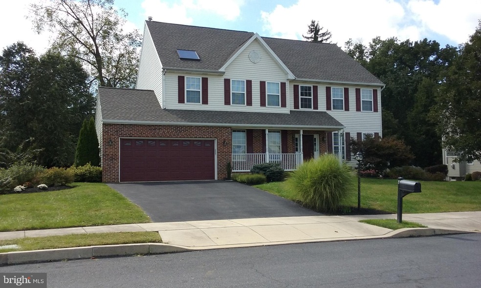 8 Crimson Dr, Norristown, PA 19401 - photo 1