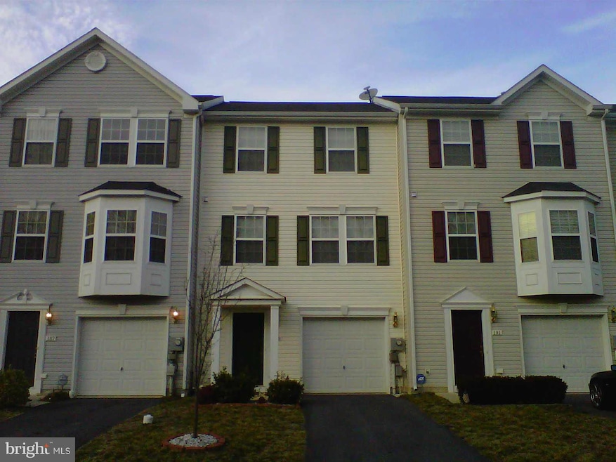 189 Scarboro Dr, Bunker Hill, WV 25413 - photo 1