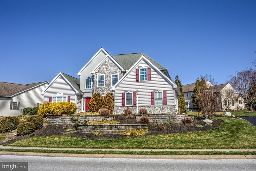 545 E Conestoga St, New Holland, PA 17557 - photo 1