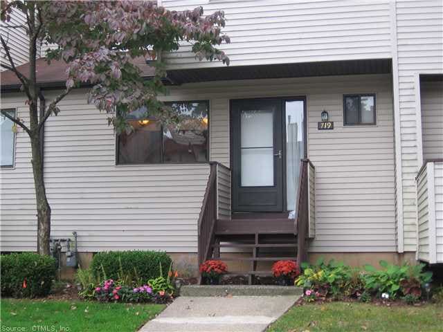 719 Cypress Rd unit 719, Newington, CT 06111 - photo 1