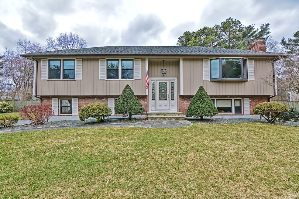 7 Massasoit Cir, East Walpole, MA 02032 - photo 1