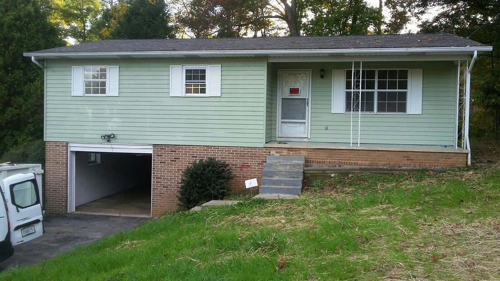 123 Mountain View Circle