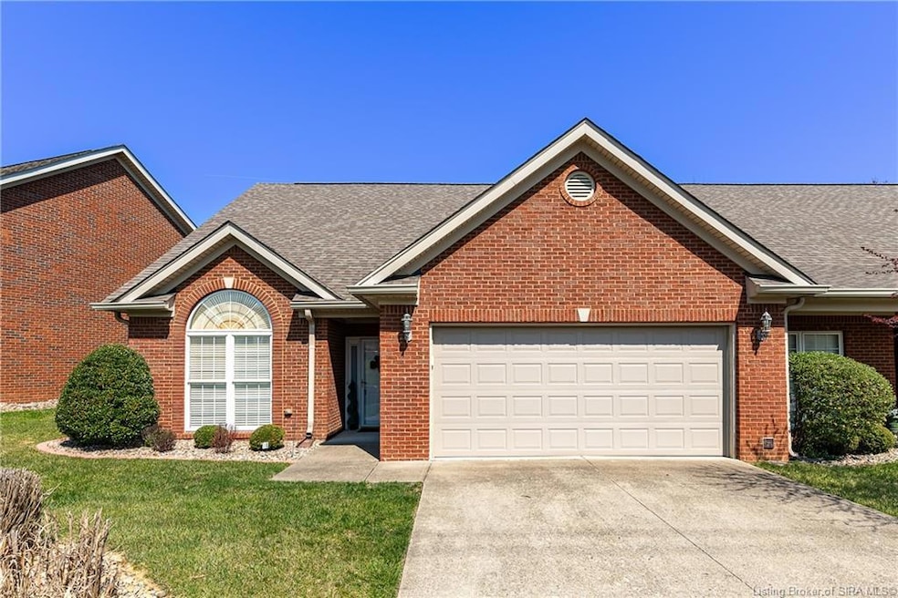 2134 Pickwick Dr, New Albany, IN 47150 - photo 1