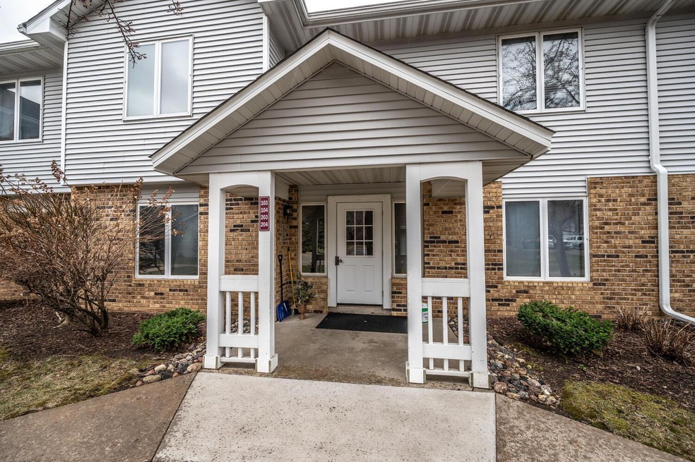 3578 Blue Jay Way - front entrance with secured door