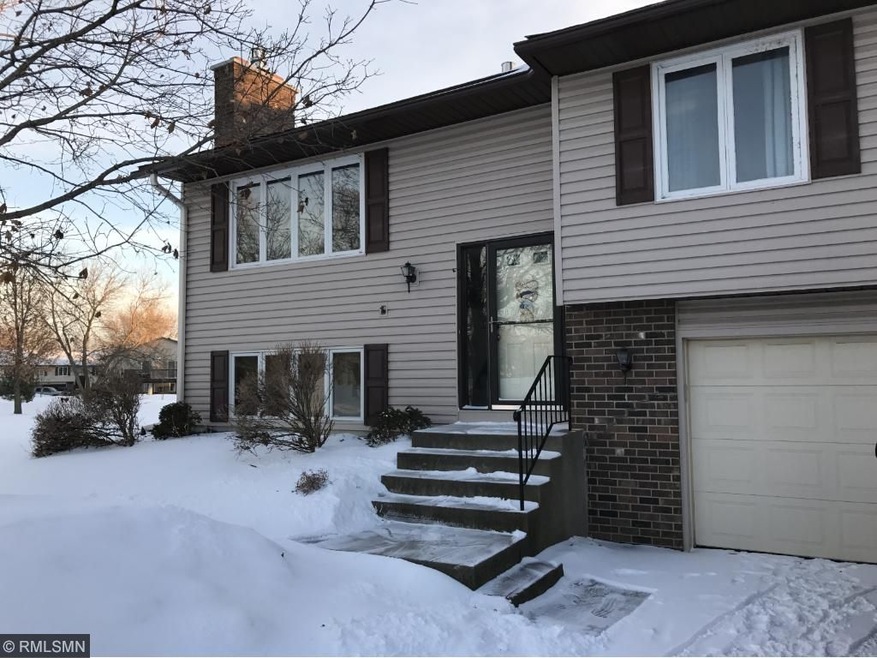 Convenient location close to schools and Maple Gro