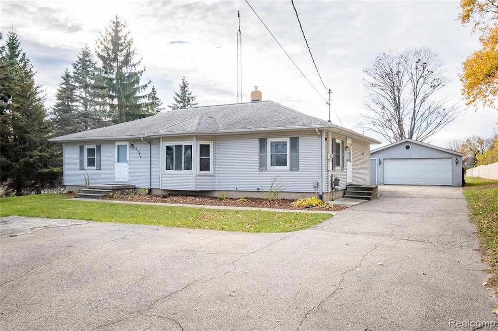 8354 Fenton Rd, Grand Blanc, MI 48439 - photo 1