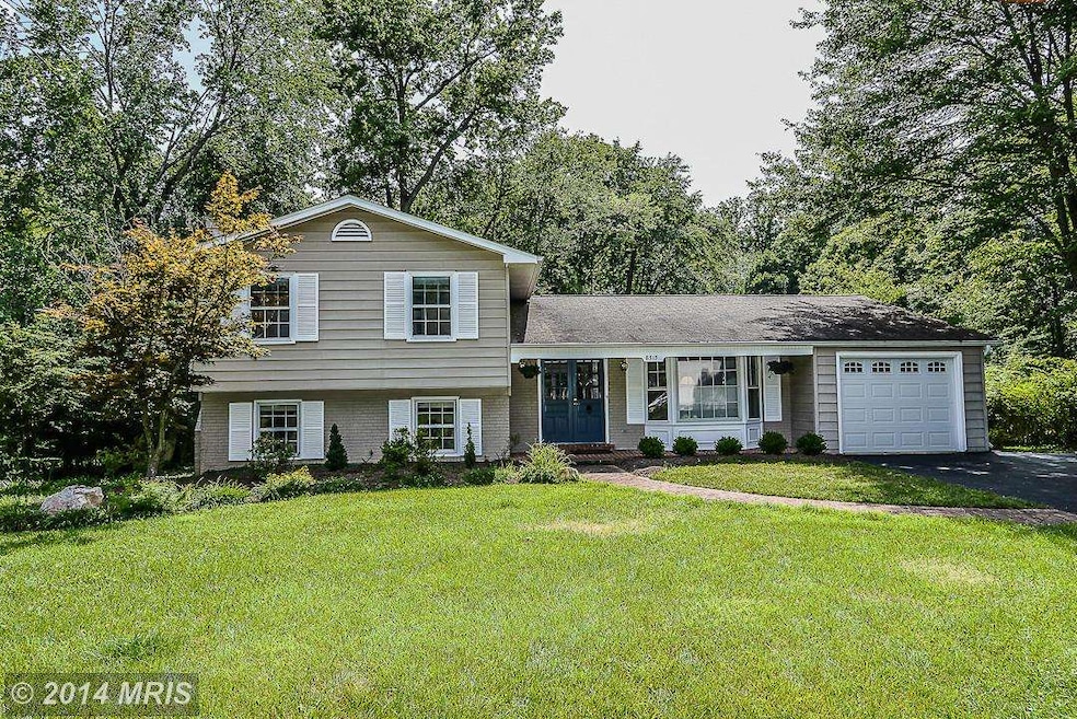 8515 Tysons Ct, Vienna, VA 22182 - photo 1