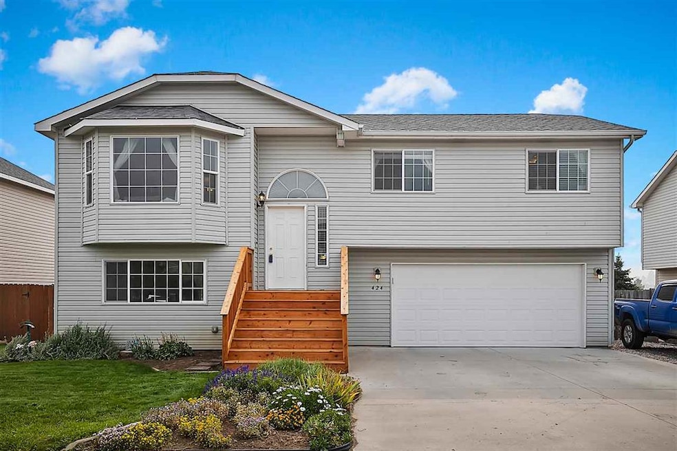 424 E Tara Lee Ave, Medical Lake, WA 99022 - photo 1