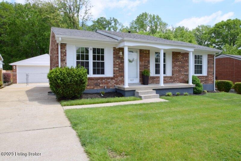 9225 Lantana Dr, Louisville, KY 40229 - photo 1