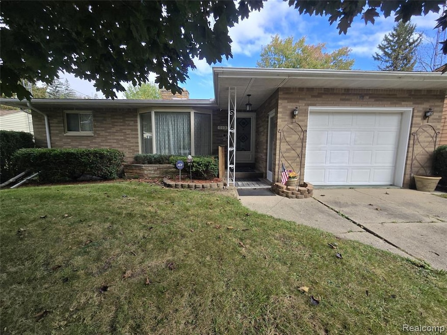 713 Algonquin Ave, Flint, MI 48507 - photo 1