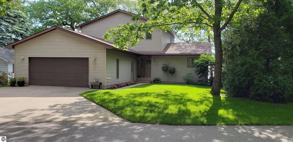 745 S Crescent Ave, Au Gres, MI 48703 - photo 1