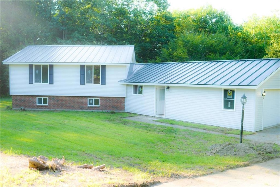 Beautiful Private Home with a huge 2...