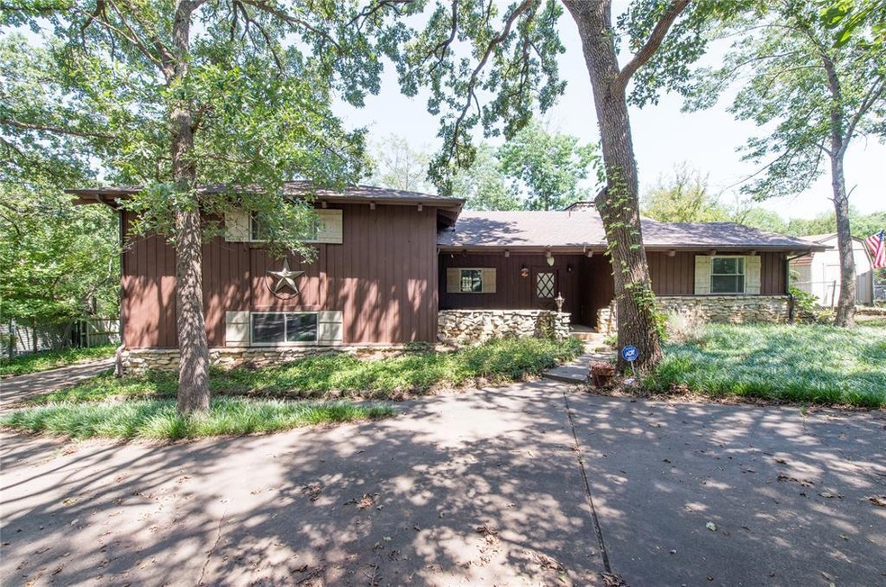 251 Lakewood Ln, Pottsboro, TX 75076 - photo 1