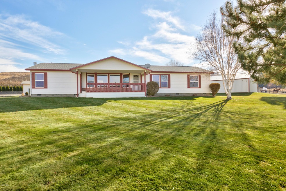 40 Desmarais Rd