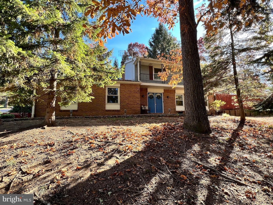 400 Marlowe Garth, Red Lion, PA 17356 - photo 1