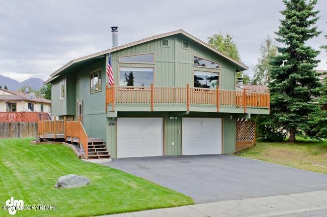 [photo 2330473] Front of House