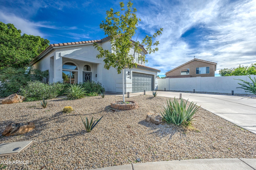 1337 N Thunderbird Ct, Gilbert, AZ 85234 - photo 1