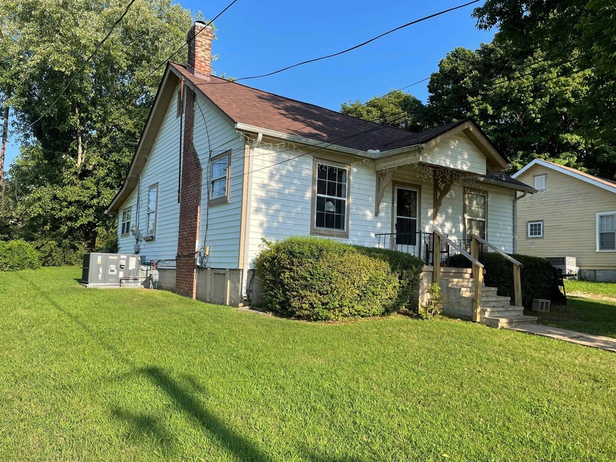 729 Gracey Ave, Clarksville, TN 37040 - photo 1