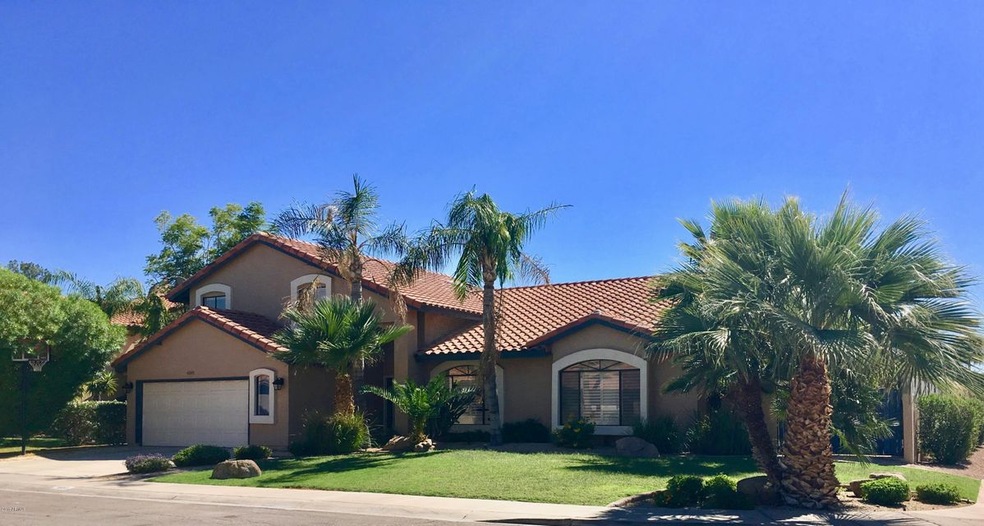 Front with great curb appeal