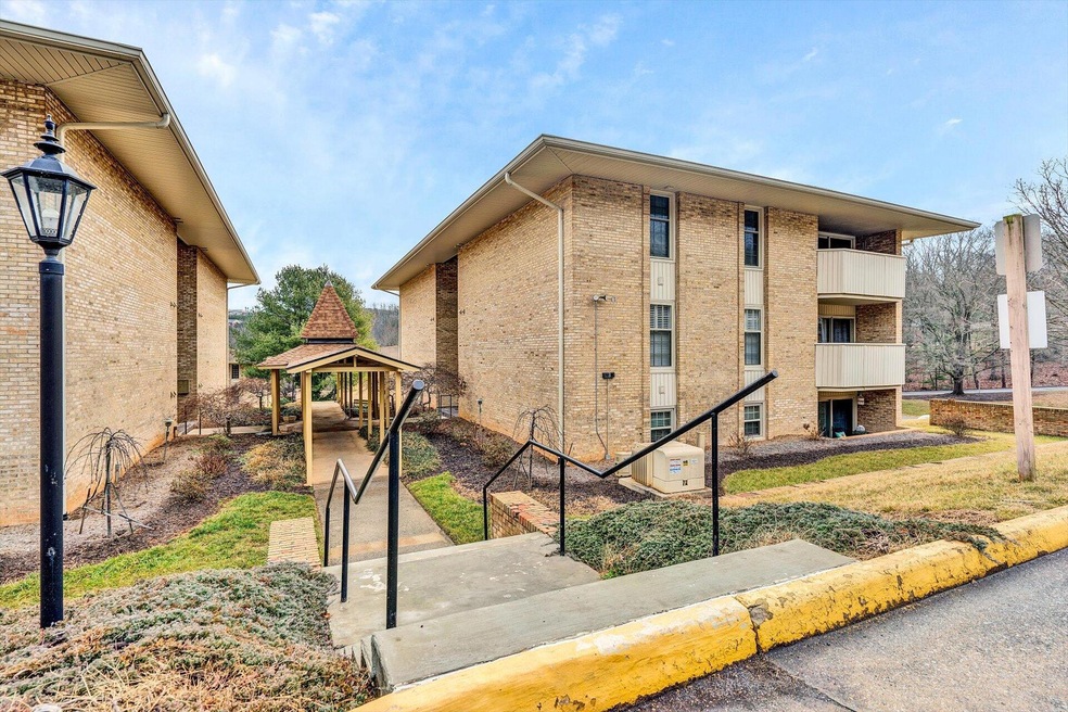 5260 Crossbow Cir 3E
