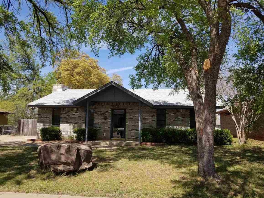 1220 Montgomery St, Wichita Falls, TX 76302 - photo 1