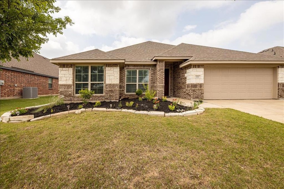1161 Sapphire Ln, Burleson, TX 76058 - photo 1