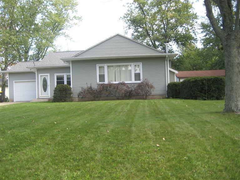 9861 Vineyard St, Bridgman, MI 49106 - photo 1