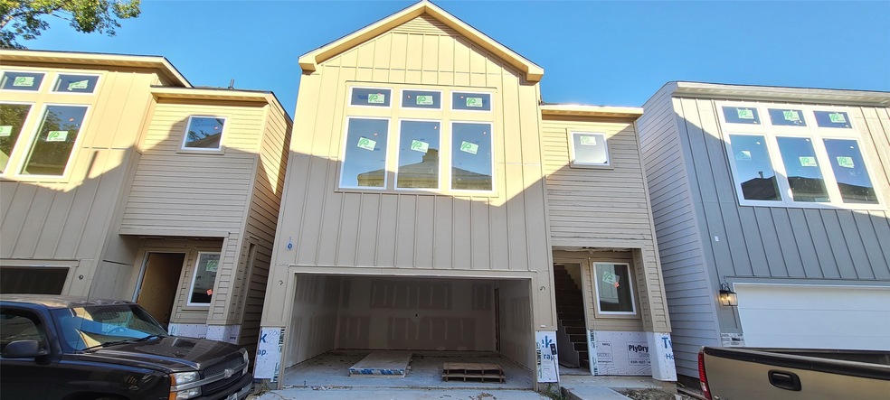 804 Woodcrest Dr unit C, Houston, TX 77018 - photo 1