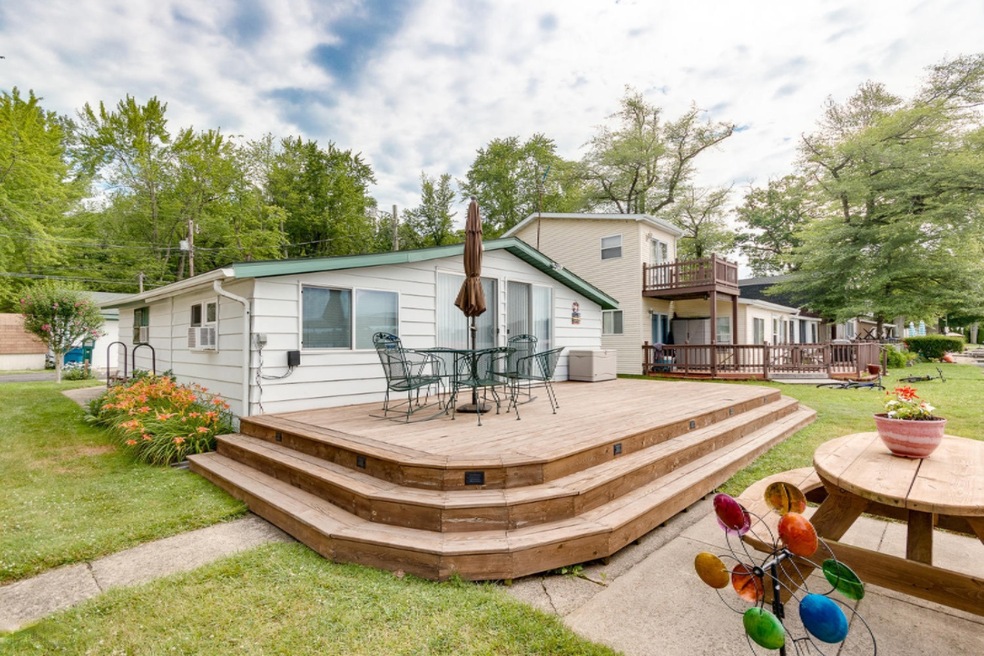 33483 Tice Ave Eau Claire MI-large-001-0