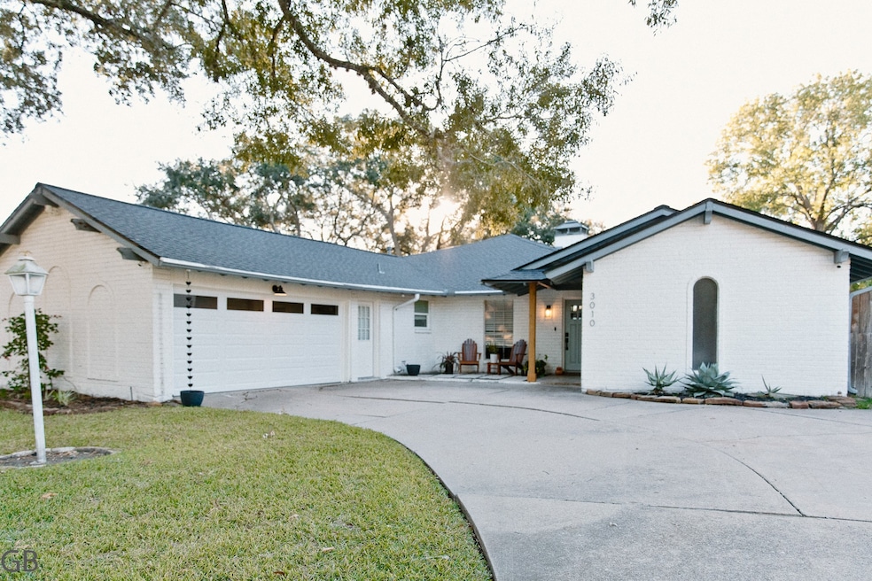 3010 Broadmoor Dr, Sugar Land, TX 77478 - photo 1