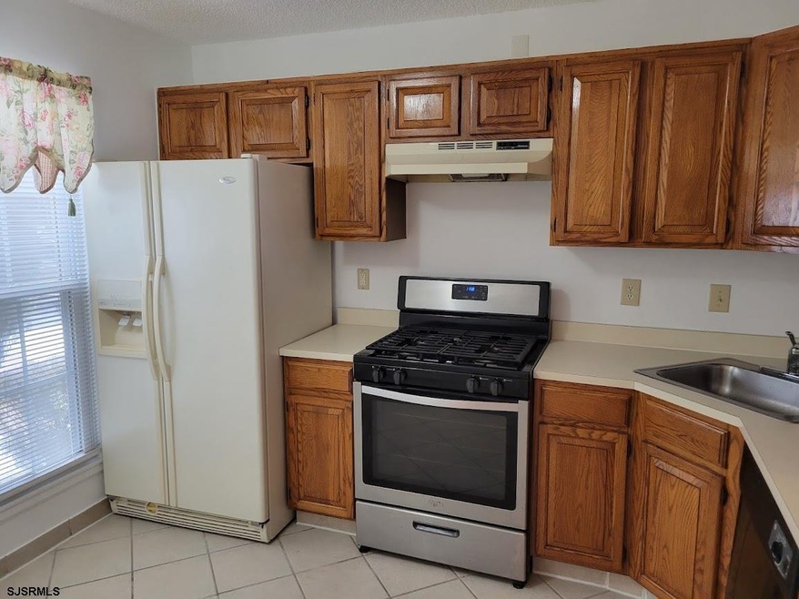 65 Shawnee Place unit 10E, Galloway, NJ 08205 - photo 1