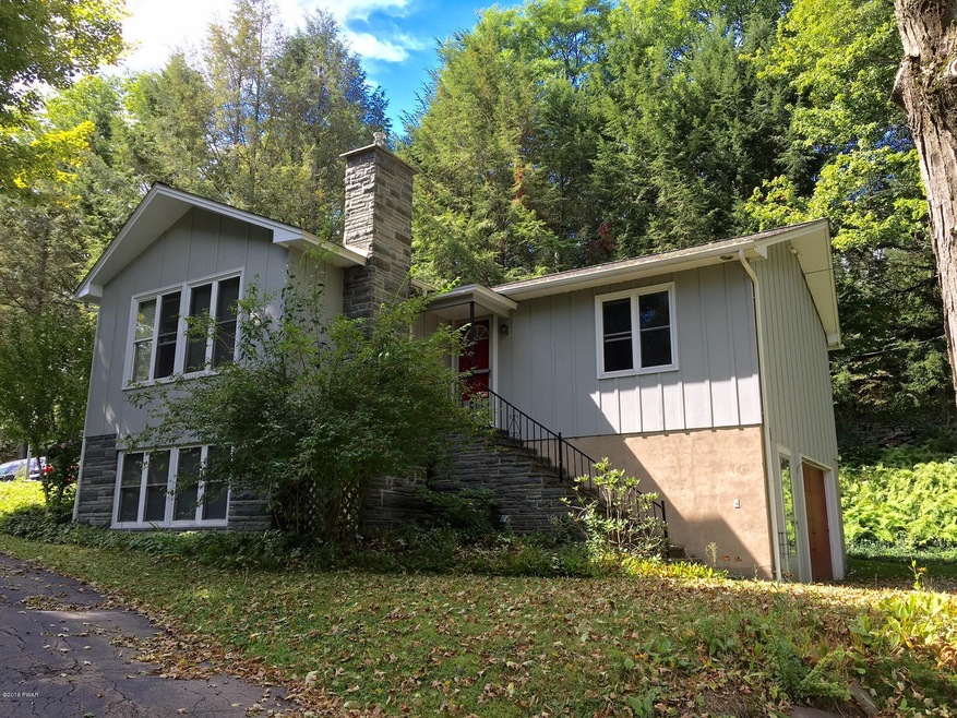 1410 Overlook Ave, Honesdale, PA 18431 - photo 1