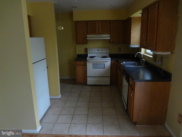 923 Newington Ct, Capitol Heights, MD 20743 - photo 1