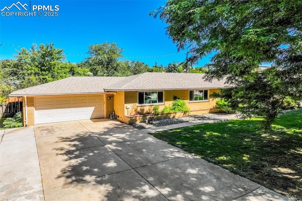 1608 Mount View Ln, Colorado Springs, CO 80907 - photo 1