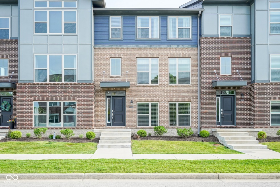 13472 Erlen Dr, Fishers, IN 46037 - photo 1