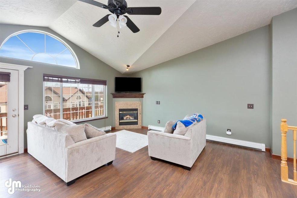 04-Living Room MS_7032