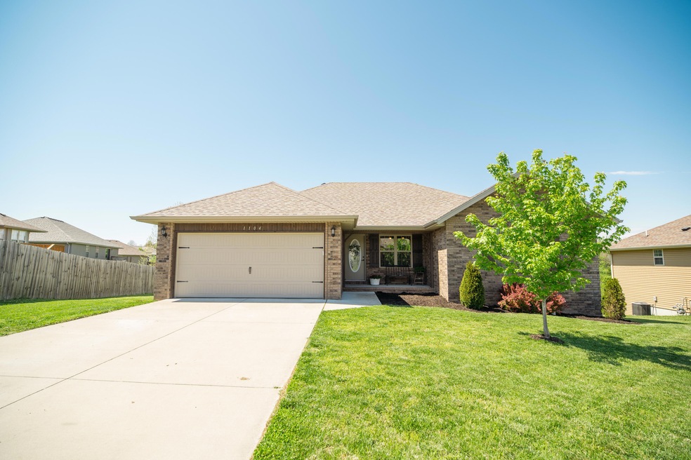 1104 E Fieldstone Dr-1