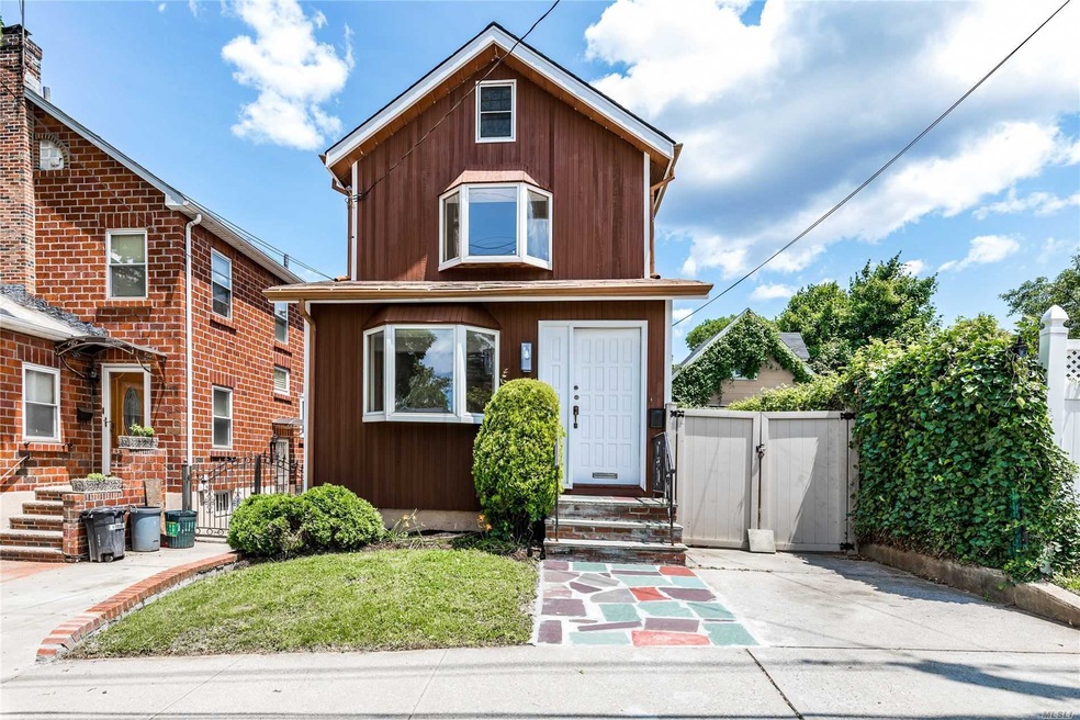 13-19 139th St, Flushing, NY 11357 - photo 1