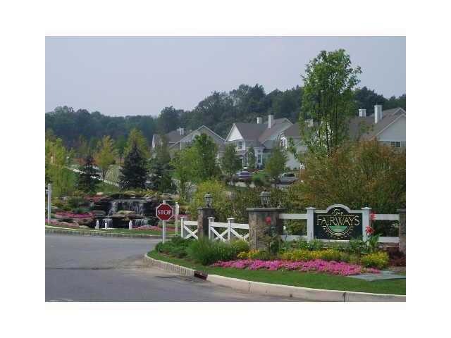 25 Putters Way unit 10, Middletown, NY 10940 - photo 1