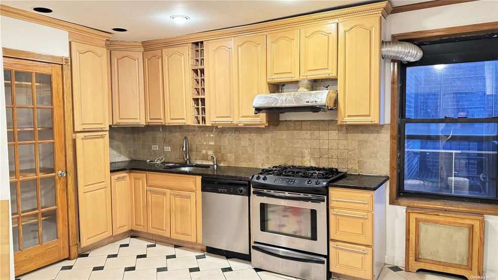 8416 Elmhurst Ave unit 5 A, Elmhurst, NY 11373 - photo 1