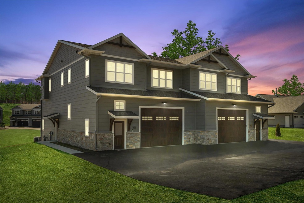 W5713 Summit Woods Ln. Unit 21