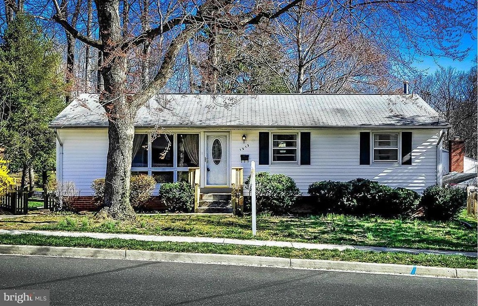 1212 Cottage St SW, Vienna, VA 22180 - photo 1