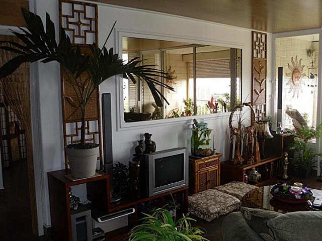 Customized mirrors expand the beautiful views of t