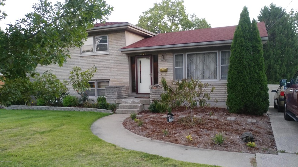 6106 Princess Way, Louisville, KY 40219 - photo 1